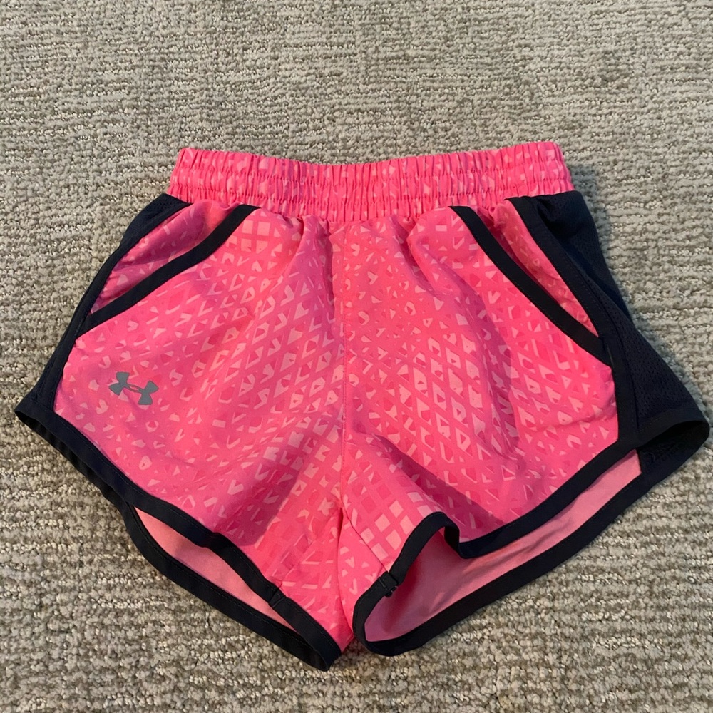 Pink Under armour kids shorts size small